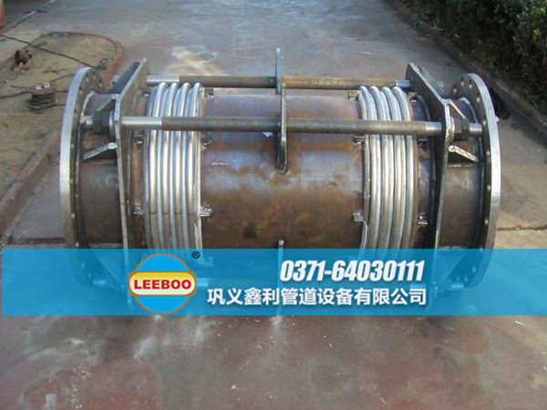 未噴漆的大拉桿橫向波紋<a href=http://m.yfpm.com.cn target=_blank class=infotextkey>補(bǔ)償器</a>